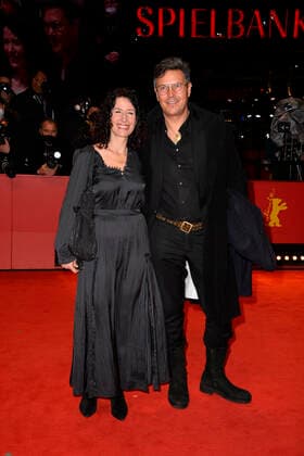 Bettina Jarasch with husband Oliver Jarasch closing ceremony Berlinale 2022 Berlinale Palast International Film Festival Berlinale 2022 Berlin 16 02 2022
