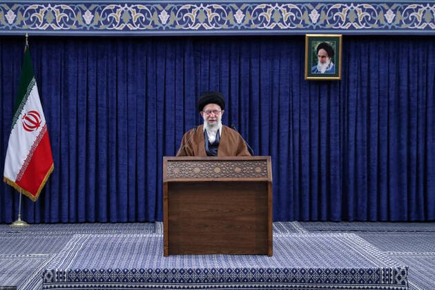 Bilder des Jahres 2022, News 02 Februar News Themen der Woche KW07 News Bilder des Tages Iran, Rede von Ali Chamenei in Teheran February 17, 2022, Tehran, Tehran, Iran: A handout picture made available by the Iranian supreme leader office shows, Iranian supreme leader Ayatollah ALI KHAMENEI speaks during a video conference in Tehran, Iran, 17 February 2022. Following nuclear talks in Vienna, Khamenei said that we canÃ¢â‚¬â ¢t give up the nuclear technology as the country will need nuclear energy in 20 years as saying our nuclear program is peaceful. Tehran Iran - ZUMAi98_ 20220217_zih_i98_004 Copyright: xIranianxSupremexLeaderxOfficex