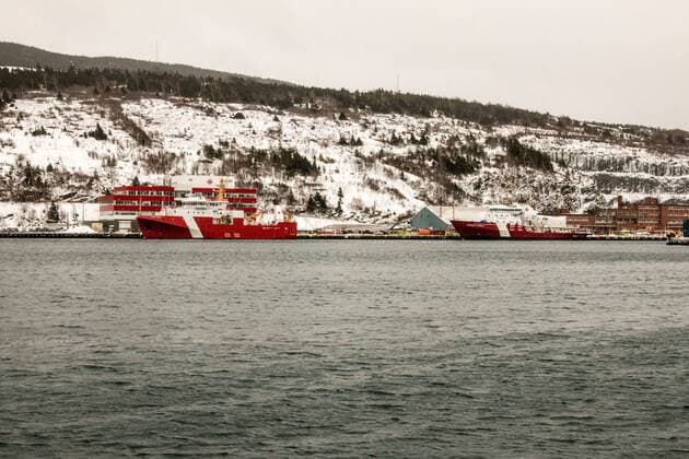 Photograph of two Canadian Coast Guard (CSG) ships docked in the port of Saint John, Newfoundland, Canada, 17 February 2022. The boats that transport the three survivors and the nine bodies recovered from the sinking of the Spanish fishing vessel Villa de Pitanxo will arrive at the port of San Juan de Terranova (Canada) between Friday and Saturday due to strong winds, Canadian sources reported. Survivors and bodies from Villa de Pitanxo arrive at port Friday and Saturday !ACHTUNG: NUR REDAKTIONELLE NUTZUNG!  Copyright: xJulioxCesarxRivasx USA5298 20220217-0c8927d7ca88dc993bddf7b9402104997b1a6a4b