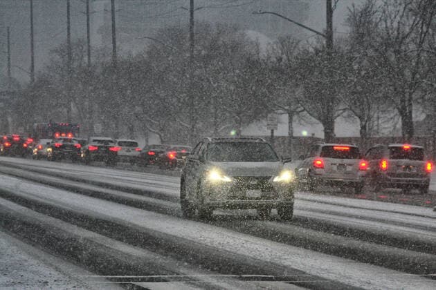 Winter Storm Hits Toronto Vehicles navigate slippery roads during heavy snowfall as a Winter storm hit Toronto, Ontario, Canada, on February 17, 2022. The storm started with freeing rain and ice pellets and then transitioned to heavy snowfall with total amounts of 15 to 20 cm of snow expected across the Greater Toronto Area this evening through Friday morning. Toronto Canada  Copyright: xCreativexTouchxImagingxLtdx originalFilename: friedman-winterst220217_np22l.jpg