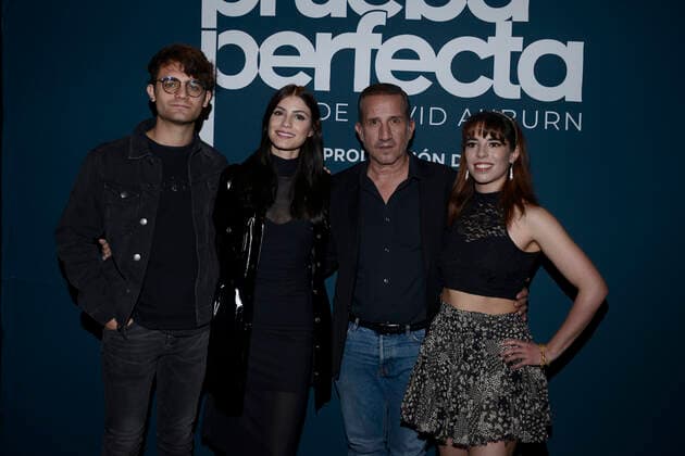 Prueba Perfecta Theater Press Conference MEXICO CITY, MEXICO - FEB 17, 2022: (L-R) German Bracco, Barbara Lopez, Plutarco Haza, Arantza Ruiz, pose for photos during the press conference of the Prueba Perfecta theater play at Foro Shakespeare. On February 17, 2022 in Mexico City, Mexico. (Photo by Carlos Tischler Eyepix Group) Copyright: xCarlosxTischlerx xEyepixxGroupx EYEPIX_CT_17022022_56030