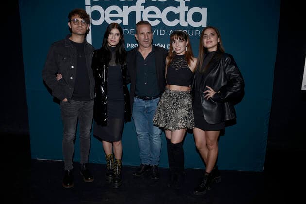 Prueba Perfecta Theater Press Conference MEXICO CITY, MEXICO - FEB 17, 2022: (L-R) German Bracco, Barbara Lopez, Plutarco Haza, Arantza Ruiz, Estefania Hinojosa pose for photos during the press conference of the Prueba Perfecta theater play at Foro Shakespeare. On February 17, 2022 in Mexico City, Mexico. (Photo by Carlos Tischler Eyepix Group) Copyright: xCarlosxTischlerx xEyepixxGroupx EYEPIX_CT_17022022_56031