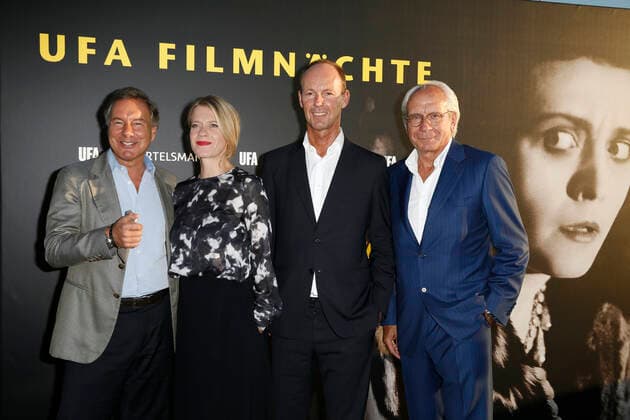 Nico Hofmann Caroline Peters Thomas Rabe Wolf Bauer UFA Filmnächte in Berlin am 24. August 2016 auf der Dachterrasse der Bertelsmann-Repräsentanz *** Nico Hofmann Caroline Peters Thomas Rabe Wolf Bauer UFA Film nights in Berlin on 24 August 2016 at the Roof terrace the Bertelsmann Representative Office Copyright: x