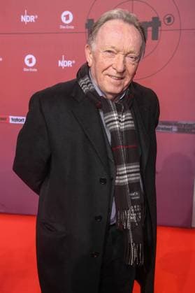 Peter Sodann bei dem Preview des 1000. TATORT: Taxi Nach Leipzig in Hamburg 11.11.2016 *** Peter Then at the Preview of 1000 Crime scene Taxi to Leipzig in Hamburg 11 11 2016 Copyright: xVISTAPRESSx xG.xMatzka