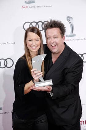 Preisträgerin Kategorie Audi Jubiläumspreis Christina Stürmer mit Laudator Sebastian Krumbiegel Jubiläums- Awardverleihung 10. Audi Generation Award am 7. Dezember 2016 im Hotel Bayerischer Hof in München *** Award winner Category Audi anniversary price Christina Forward with Laudator Sebastian Krumbiegel Anniversary Award ceremony 10 Audi Generation Award on 7 December 2016 at Hotel Bavarian Farm in Munich Copyright: x