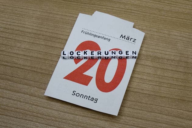 Calendar sheet and loosenings Calendar sheet and loosenings, 18 02 2022, Borkwalde, Brandenburg, On a calendar sheet is the writing loosenings