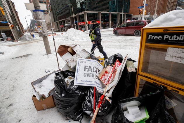 February 20, 2022, OTTAWA, ON, CANADA: Placards and garbage are seen in downtown Ottawa on Sunday, Feb. 20, 2022, after police worked to clear a trucker protest that was aimed at COVID-19 measures that grew into a broader anti-government protest. OTTAWA CANADA  - ZUMAc35_ 20220220_zaf_c35_055 Copyright: xColexBurstonx
