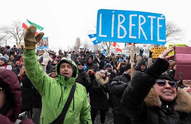 February 20, 2022, QUEBEC, PQ, Canada: A few hundred people demonstrate against COVID-19 measures Sunday, February 20, 2022 in front of the legislature in Quebec City. QUEBEC Canada  - ZUMAc35_ 20220220_zaf_c35_073 Copyright: xJacquesxBoissinotx