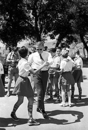 F. Borman with Young Pioneers in Artek 836192 10.07.1969 American cosmonaut Frank Borman in the USSR. F. Borman with Young Pioneers in Artek. Yuriy Somov Sputnik Republic of Crimea Russia  Copyright: xYuriyxSomovx