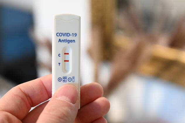 Stock and Icon Images I 22 02 2022 Topic Coronatest, Corona Test, Corona Test, Antigen Test Hamburg Neugraben Hamburg Germany Copyright: xLobeca FelixxSchlikisx