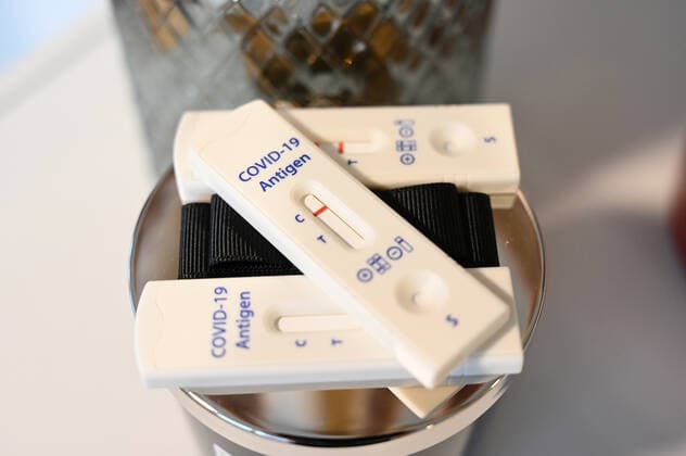 Stock and Icon Images I 22 02 2022 Topic Coronatest, Corona Test, Corona Test, Antigen Test Hamburg Neugraben Hamburg Germany Copyright: xLobeca FelixxSchlikisx