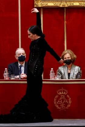 Flamenco dancer Eva Yerbabuena (C) performs on stage next to Spanish former Queen Sofia (R) during the Iberoamericam Prizes organizated by Callia Foundation during an act held in Madrid, Spain on 22 February 2022. Spanish former Queen Sofia attends to the Iberoamericam Prizes !ACHTUNG: NUR REDAKTIONELLE NUTZUNG!  Copyright: xChemaxMoyax GRAF2933 20220222-e0e3196160b3ecbaa229850163bf4cb0b4516f18
