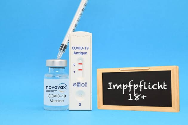 Stock and symbol images I 22 02 2022 For compulsory vaccination in Germany and Europe Compulsory vaccination is important Compulsory vaccination for nursing professions and civil servants, nursing profession Compulsory vaccination for all Rig Copyright: xLobeca FelixxSchlikisx