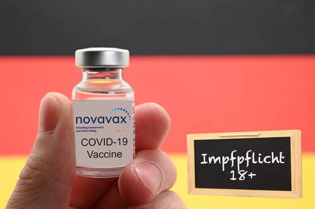 Stock and symbol images I 22 02 2022 For compulsory vaccination in Germany and Europe Compulsory vaccination is important Compulsory vaccination for nursing professions and civil servants, nursing profession Compulsory vaccination for all Rig Copyright: xLobeca FelixxSchlikisx