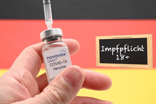 Stock and symbol images I 22 02 2022 For compulsory vaccination in Germany and Europe Compulsory vaccination is important Compulsory vaccination for nursing professions and civil servants, nursing profession Compulsory vaccination for all Rig Copyright: xLobeca FelixxSchlikisx