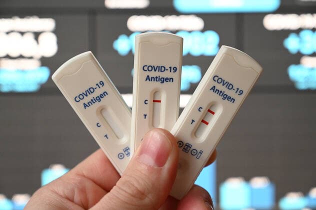 Stock and Icon Images I 22 02 2022 Topic Coronatest, Corona Test, Corona Test, Antigen Test Hamburg Neugraben Hamburg Germany Copyright: xLobeca FelixxSchlikisx