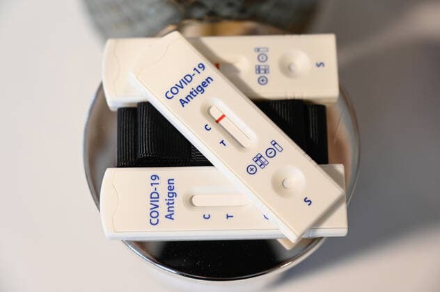 Stock and Icon Images I 22 02 2022 Topic Coronatest, Corona Test, Corona Test, Antigen Test Hamburg Neugraben Hamburg Germany Copyright: xLobeca FelixxSchlikisx