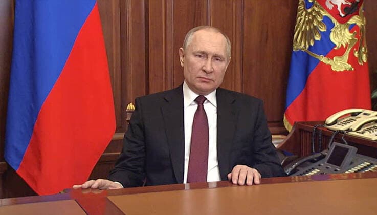 Bilder des Jahres 2022, News 02 Februar News Themen der Woche KW08 News Bilder des Tages MOSCOW, RUSSIA â€“ FEBRUARY 24, 2022: Russia s President Vladimir Putin delivers an address to announce a special military operation in Donbass. Amid the escalating conflict in east Ukraine, on February 18, 2022, the heads of the Donetsk and Lugansk People s Republics announced a mass evacuation of civilians to Russia. On February 19, 2022, they ordered general mobilization. On February 21, 2022, the heads of the Lugansk and Donetsk People s Republics asked Russia s President Vladimir Putin to recognise the republics independence. Putin signed decrees recognising independence of the Lugansk and Donetsk People s Republics and signed treaties of friendship, cooperation and mutual assistance with the republics leaders. Best quality available.  TS12524C