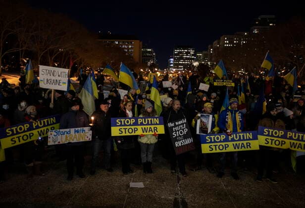 February 24, 2022, EDMONTON, AB, CANADA: People take part in a rally in support of the Ukraine after Russia invaded the Ukraine, in Edmonton on Thursday February 24, 2022. EDMONTON CANADA  - ZUMAc35_ 20220224_zaf_c35_103 Copyright: xJasonxFransonx