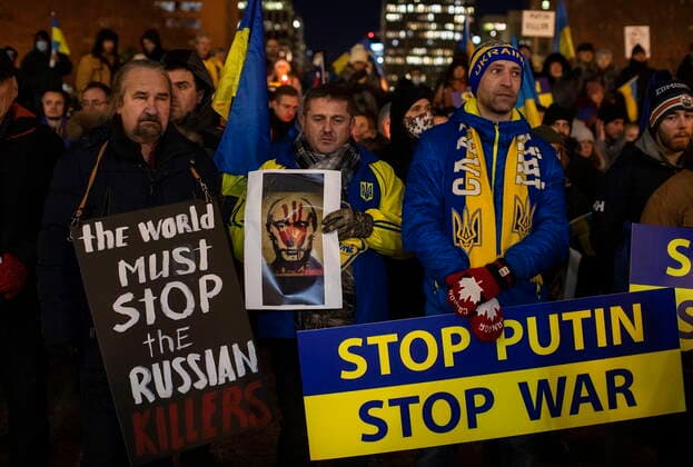 February 24, 2022, EDMONTON, AB, CANADA: People take part in a rally in support of the Ukraine after Russia invaded the Ukraine, in Edmonton on Thursday February 24, 2022. EDMONTON CANADA  - ZUMAc35_ 20220224_zaf_c35_110 Copyright: xJasonxFransonx
