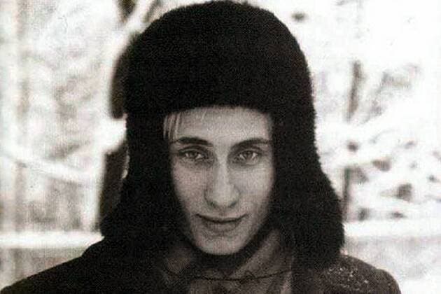 Before rising to power as one of the most infamous leaders in the world, Putin was a playful, hipster-dressing man in love. 1983, Russia , VLADIMIR PUTIN as a young man. St. Petersburg Russia - ZUMAz03_ 19830101_smk_z03_769 Copyright: xRussianxArchivesx