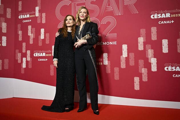 Bilder des Jahres 2022, Entertainment 02 Februar Entertainment Themen der Woche KW08 Isabelle Huppert et Cate Blanchett - Cesar d Honneur CELEBRITES : 47e Ceremonie des Cesar - Paris - 25 02 2022 JBAutissier Panoramic 