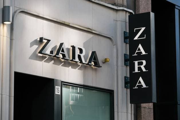Düsseldorf 27.02.2022 Zara Modegeschäft Düsseldorf Nordrhein-Westfalen Deutschland *** Dusseldorf 27 02 2022 Zara fashion store Dusseldorf North Rhine Westphalia Germany