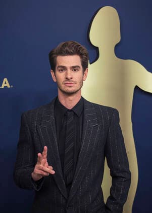 February 27, 2022, Santa Monica, California, USA: Andrew Garfield at red carpet of the 28th Annual Screen Actors Guild Awards held on Sunday February 27, 2022 at The Barker Hangar in Santa Monica, California. PI Santa Monica USA - ZUMAp124 20220227_zaa_p124_069 Copyright: xJAVIERxROJASx