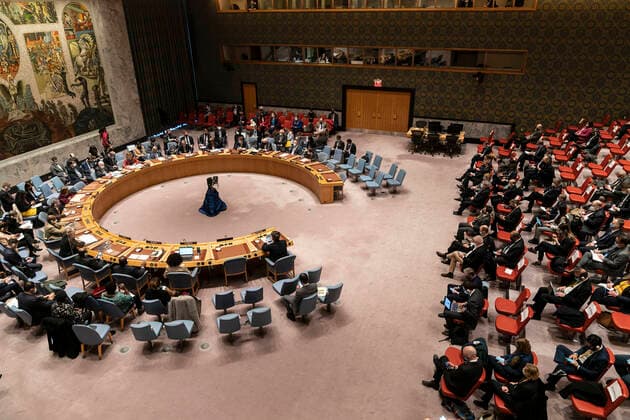 Bilder des Jahres 2022, News 02 Februar News Themen der Woche KW08 News Bilder des Tages Security Council meeting and vote on resolution on Russian aggression on Ukraine Security Council meeting and vote on resolution on Russian aggression on Ukraine at UN Headquarters. 11 members of the Security Council voted to adopt the resolution, 3 members (UAE, India, China) abstained and Russia voted against the resolution. New York New York United States Copyright: LevxRadin