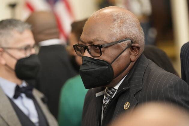 February 28, 2022, Washington, District of Columbia, USA: United States House Majority Whip James Clyburn (Democrat of South Carolina) awaits the arrival of US President Joe Biden and first lady Dr. Jill Biden who will host a celebration in observance of Black History Month in the East Room of the White House in Washington, DC on Monday, February 28, 2022. Black federal, state and local government officials as well as Civil Rights leaders are in attendance Washington USA - ZUMAs152 20220228_zaa_s152_024 Copyright: xChrisxKleponisx-xPoolxviaxCNPx