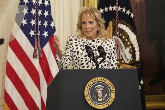 February 28, 2022, Washington, District of Columbia, USA: First lady Dr. Jill Biden makes opening remarks as she and United States President Joe Biden host a celebration in observance of Black History Month in the East Room of the White House in Washington, DC on Monday, February 28, 2022. Black federal, state and local government officials as well as Civil Rights leaders are in attendance Washington USA - ZUMAs152 20220228_zaa_s152_040 Copyright: xChrisxKleponisx-xPoolxviaxCNPx