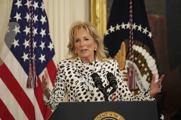 February 28, 2022, Washington, District of Columbia, USA: First lady Dr. Jill Biden makes opening remarks as she and United States President Joe Biden host a celebration in observance of Black History Month in the East Room of the White House in Washington, DC on Monday, February 28, 2022. Black federal, state and local government officials as well as Civil Rights leaders are in attendance Washington USA - ZUMAs152 20220228_zaa_s152_044 Copyright: xChrisxKleponisx-xPoolxviaxCNPx