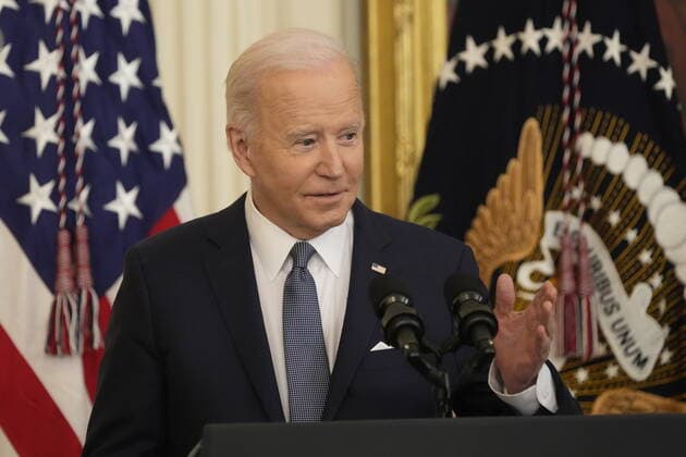 February 28, 2022, Washington, District of Columbia, USA: United States President Joe Biden makes remarks as he and first lady Dr. Jill Biden host a celebration in observance of Black History Month in the East Room of the White House in Washington, DC on Monday, February 28, 2022. Black federal, state and local government officials as well as Civil Rights leaders are in attendance Washington USA - ZUMAs152 20220228_zaa_s152_048 Copyright: xChrisxKleponisx-xPoolxviaxCNPx