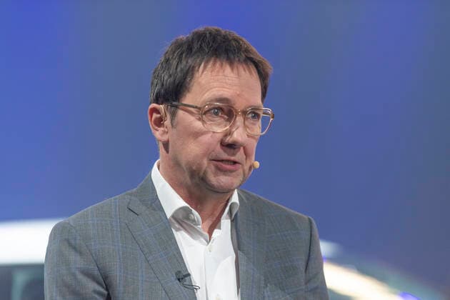 Switzerland: The 59th Award Ceremony ‘The Car of the Year’ 2022 Mr. Frank Janssen, President of the Jury presented the new winning car which is the Kia EV6 during the 59th Award Ceremony ‘The Car of the Year’ 2022 Geneva Palexpo Switzerland Copyright: EricxDubost