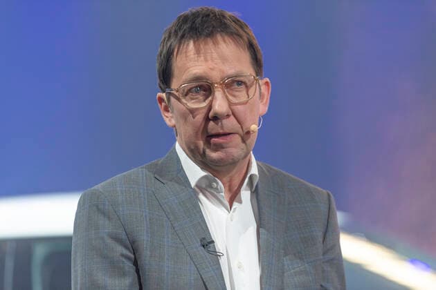 Switzerland: The 59th Award Ceremony ‘The Car of the Year’ 2022 Mr. Frank Janssen, President of the Jury presented the new winning car which is the Kia EV6 during the 59th Award Ceremony ‘The Car of the Year’ 2022 Geneva Palexpo Switzerland Copyright: EricxDubost