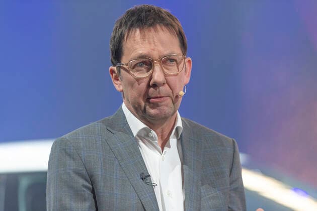 Switzerland: The 59th Award Ceremony ‘The Car of the Year’ 2022 Mr. Frank Janssen, President of the Jury presented the new winning car which is the Kia EV6 during the 59th Award Ceremony ‘The Car of the Year’ 2022 Geneva Palexpo Switzerland Copyright: EricxDubost