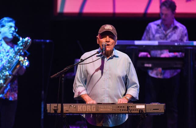 February 28, 2022, The Villages, Florida, United States: Bruce Johnston (center) performs on stage with The Beach Boys at the Sharon L. Morse Performing Arts Center in The Villages, Florida. The Villages United States - ZUMAs197 20220228_zaa_s197_475 Copyright: xPaulxHennessyx