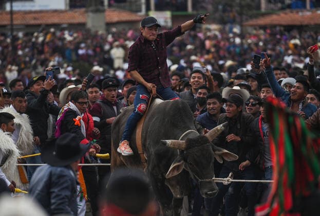 San Juan Chamula Carnival Ends With Running Of The Bulls A scene of bull running through the streets of San Juan Chamula on the last day of the annual carnival also known as K in Tajimoltic. On Tuesday, February 1, 2022, in San Juan Chamula, Chiapas, Mexico. San Juan Chamula Mexico  Copyright: xArturxWidakx originalFilename: widak-sanjuanc220301_npTUS.jpg