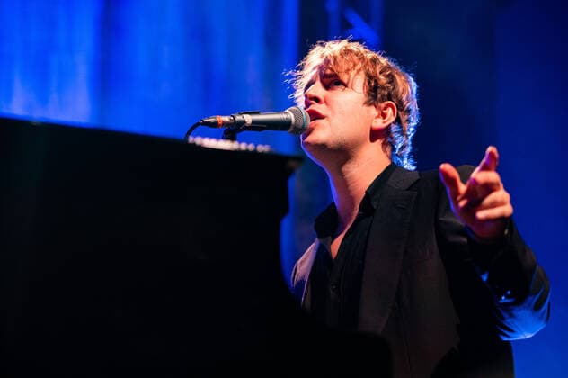 Tom Odell performs at the Leeds O2 academy. Featuring: Tom Odell Where: Leeds, England, United Kingdom When: 01 Mar 2022 Credit: Graham Finney Cover Images Copyright: xx 51226148 EDITORIAL USE ONLY. NOT FOR USE BY NEWSPAPERS BASED IN THE UK.