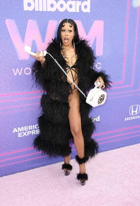 March 2, 2022, Inglewood, CA, USA: LAYA attends Billboard Women in Music 2022 at YouTube Theater on March 02, 2022 in Inglewood, California. Inglewood USA - ZUMAs181 20220302_zea_s181_002 Copyright: xImagespacex