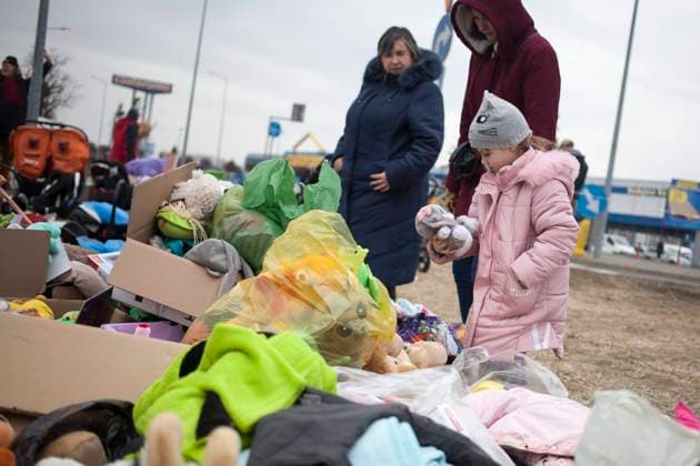 News Bilder des Tages Refugees From Ukraine In Poland Refugees From Ukraine seen in Przemysl on March 2, 2022. Przemysl Poland  Copyright: xMaciejxLuczniewskix originalFilename: luczniewski-refugees220302_npSaZ.jpg
