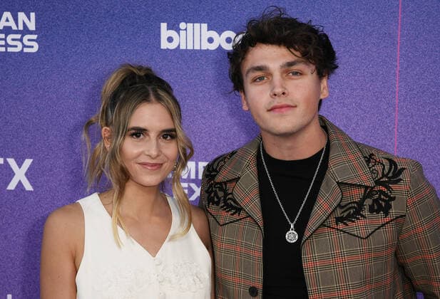 March 2, 2022, Inglewood, CA, USA: Carly Rose Sonenclar, Jonah Marais attends Billboard Women in Music 2022 at YouTube Theater on March 02, 2022 in Inglewood, California. Inglewood USA - ZUMAs181 20220302_zea_s181_296 Copyright: xImagespacex