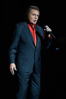 FORT LAUDERDALE FL - MARCH 02: Engelbert Humperdinck performs at The Broward Center for the Performing Arts on March 2, 2022 in Fort Lauderdale, Florida. Copyright: xmpi04 MediaPunchx