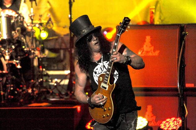 CHICAGO, I - MARCH 2: Slash Ft. Myles Kennedy and the Conspirators performing in concert at the Riviera Theatre in Chicago, Illinois on March 2, 2022. Copyright: xGenexAmbox
