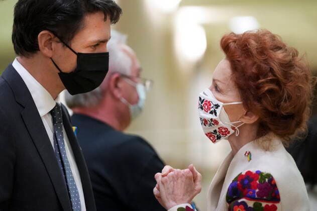 March 4, 2022, TORONTO, ON, CANADA: Canadian Prime Minister Justin Trudeau, left, meets with people from the Ukrainian community as Russia has launched a devastating attack and war on Ukraine in Toronto on Friday, March 4, 2022. TORONTO CANADA  - ZUMAc35_ 20220304_zaf_c35_036 Copyright: xNathanxDenettex