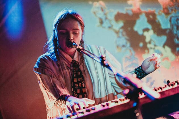 Porridge Radio Copenhagen, Denmark. 05th, March 2022. The British indie rock band Porridge Radio performs a live concert at Loppen in Copenhagen. Here musician Georgie Stott is seen live on stage. Copenhagen Denmark  Copyright: xGonzalesxPhoto MathiasxKristensex