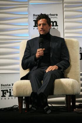 March 5, 2022, Santa Barbara, CA, USA: Simon Rex appears onstage at the Virtuosos Award presentation during the 37th Annual Santa Barbara International Film Festival at Arlington Theatre on March 5, 2022 in Santa Barbara, California. Santa Barbara USA - ZUMAs181 20220305_zea_s181_090 Copyright: xImagespacex