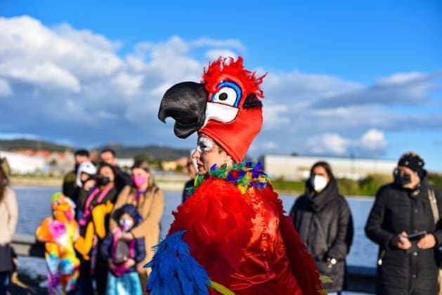 March 6, 2022, Valencia, Valencia, Venezuela: Floats and troupes parade through the streets of the fishing village of Vilanova de Arousa in Pontevedra, Galicia, Spain in the traditional Momo burial festival to end the carnival Valencia Venezuela - ZUMAf323 20220306_zip_f323_006 Copyright: xElenaxFernandezx