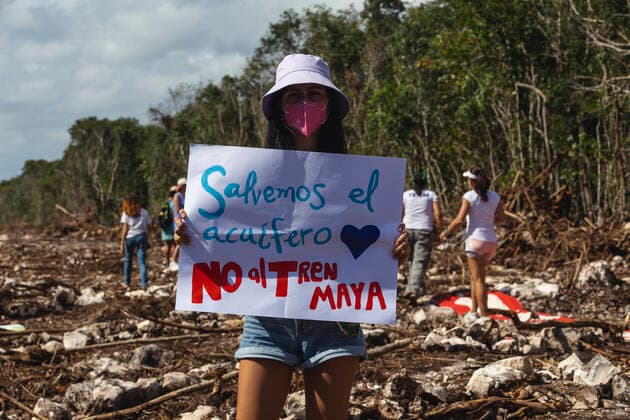Mexiko, Protest gegen Umweltzerstörung durch neues Bahnprojekt in Playa del Carmen Protest Against Ecocide Caused By Mayan Train Excavations PLAYA DEL CARMEN, MEXICO -MARCH 6, 2022: Activists join a peaceful demonstration to protest against the ecocide caused by the works of the Mayan Train that are destroying natural areas. On March 6, 2022 in Playa del Carmen, Mexico. (Photo by Natalia Pescador Eyepix Group) Copyright: xNataliaxPescadorx xEyepixxGroupx EYEPIX_NP_06032022_57453