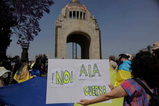 Ukrainian Community In Mexico Protests Against Russia After Deployment Of Armed Troops Members of the Ukrainian community in Mexico City gathered on the esplanade of the Monument to the Revolution before marching to the Angel of Independence to protest against Russian President Vladimir Putin, after he ordered the start of a military strategy in several Ukrainian cities. Mexico City Mexico  Copyright: xGerardoxVieyrax originalFilename: vieyra-notitle220306_npAsb.jpg
